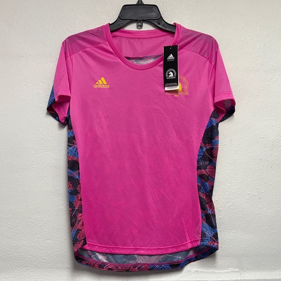 adidas Women x BOSTON MARATHON 2021 GRAPHIC TEE #104 - Picture 1 of 6